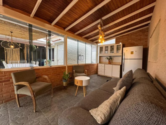 Stately Family Residence in Trigal Norte - Casa en El Trigal Norte